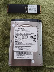 取出したHDD & SSD