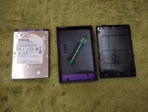 取出したHDD