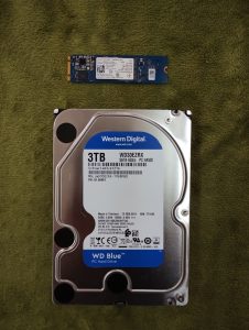 取出したHDD