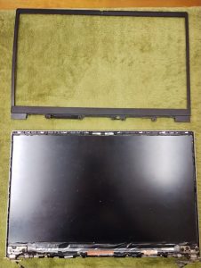 ベゼル取外し