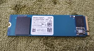 取出したSSD